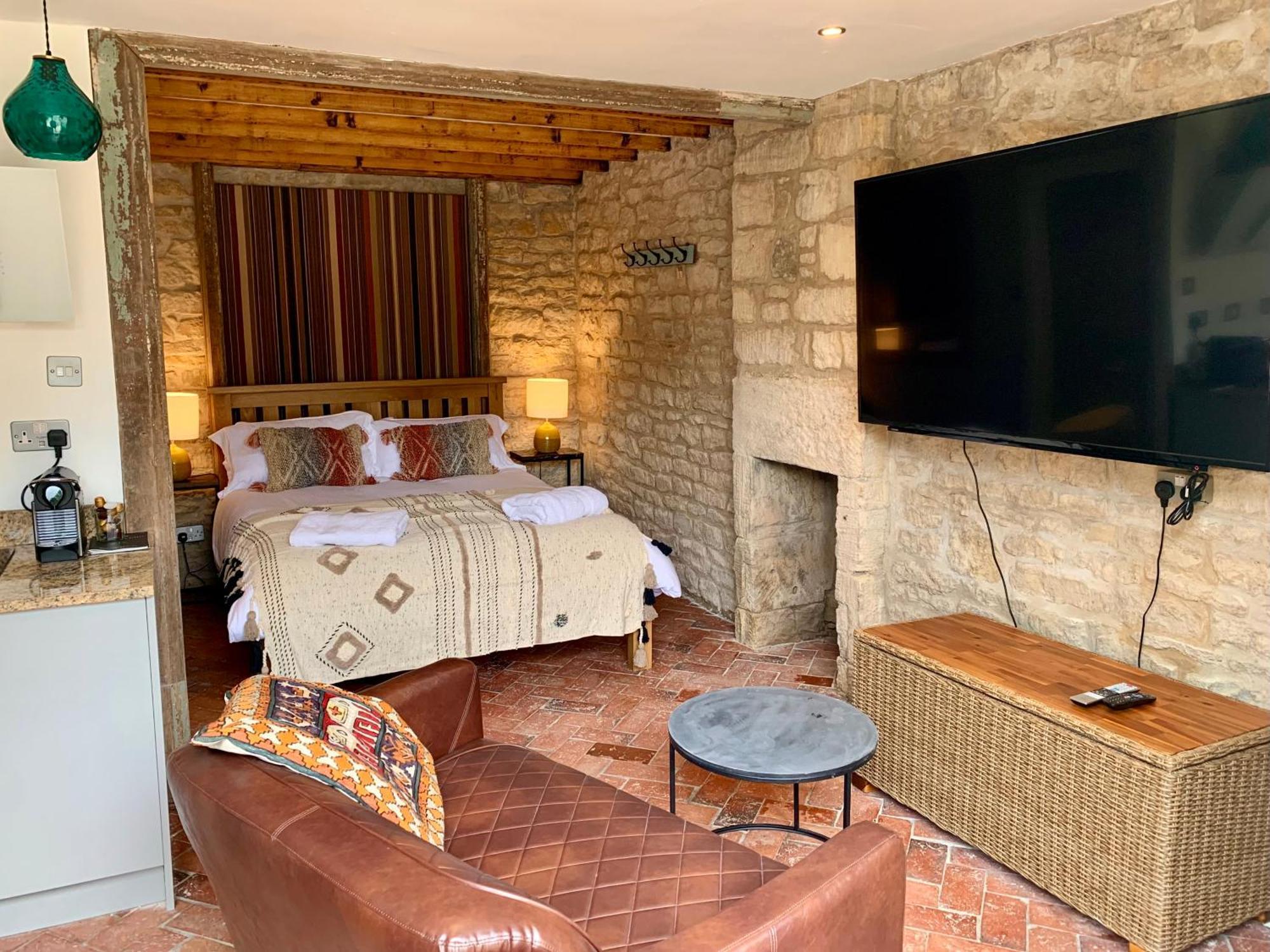 The Coach House And The Stable Apartment Woodchester Phòng bức ảnh